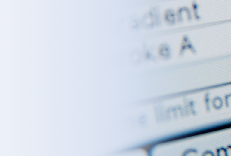 Tabelle auf einem Bildschirm mit den Werten '100.0%' und '50 µl', sowie den Schaltflächen 'Vergleichen' und 'Zeitplan'.